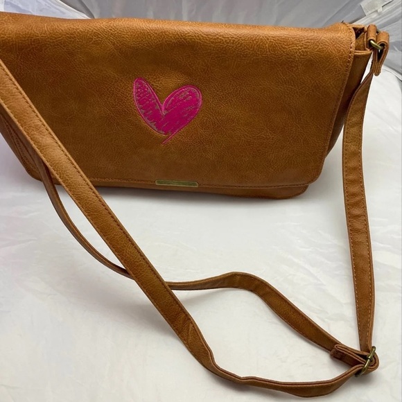 Embroidered Heart Crossybody Purse | Thirty-one | NWOT - Picture 5 of 5
